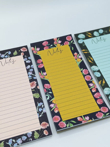 Floral Lined Notes Deskpad