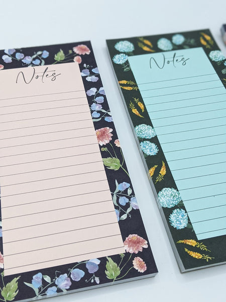 Floral Lined Notes Deskpad